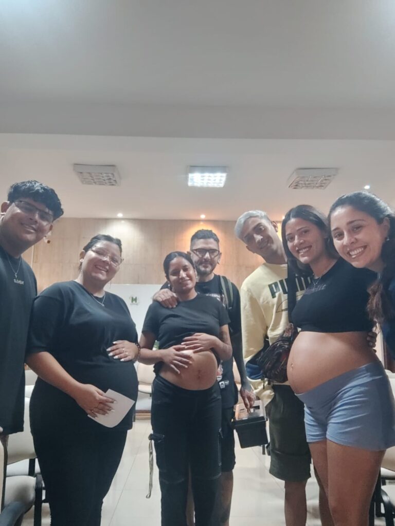 Foto de actividad de madres participantes del PIM