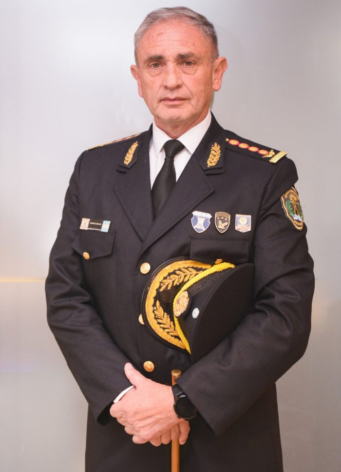 DIRECTOR